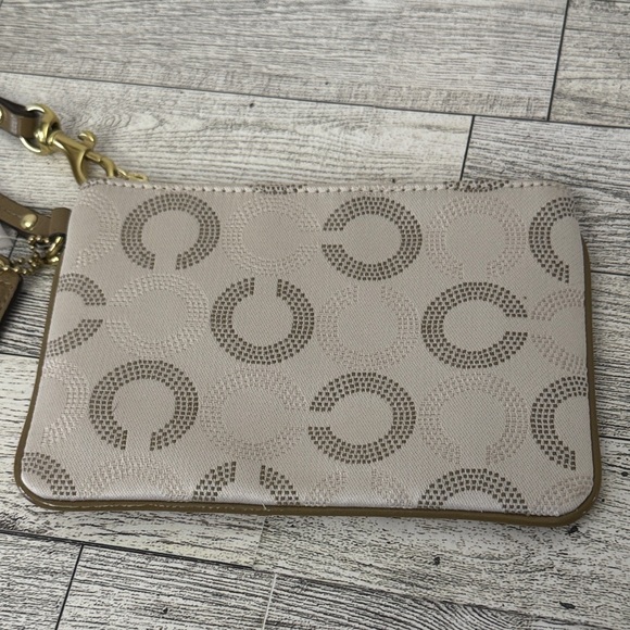 Coach Ash Dot Op Art Wristlet F49460 NWT - Picture 5 of 10